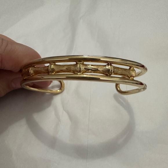 Jewelry - VINTAGE GOLD BRACELET